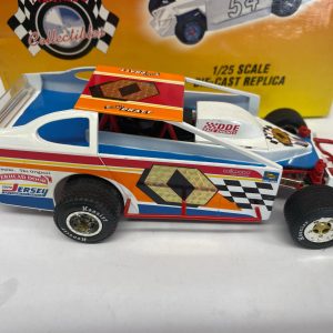 1:24 Scale RICHIE PRATT DIRT MODIFIED. ISSUE 19. (504 MADE)